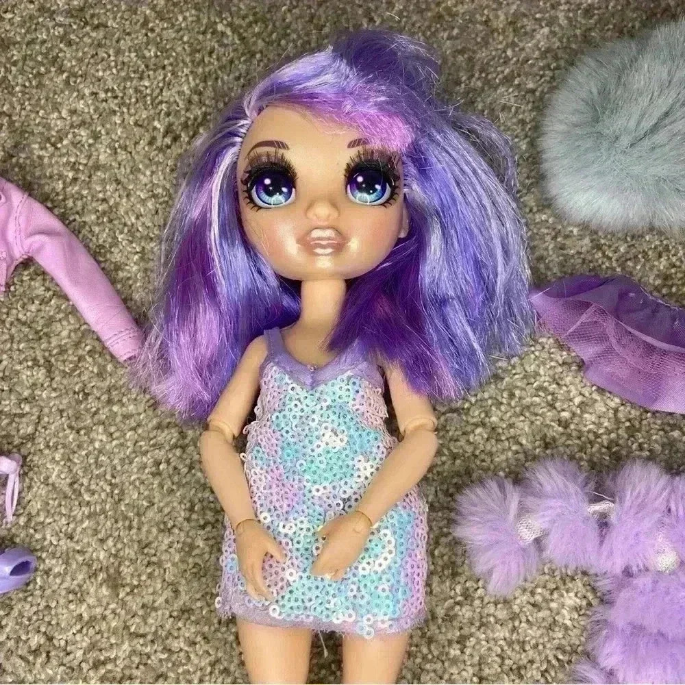 Rainbow High Purple Fashion Doll Series 1 - Violet Willow, Lot W/ shoes/clothes - Picture 8 of 11